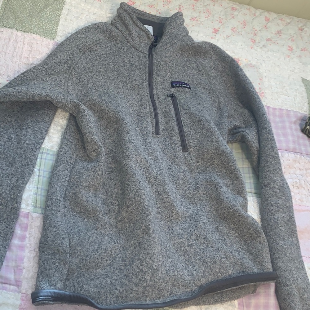 Patagonia pullover- barley worn, super warm and cute